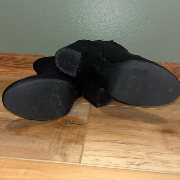 American Eagle Suede Rose Booties - Picture 6 of 8